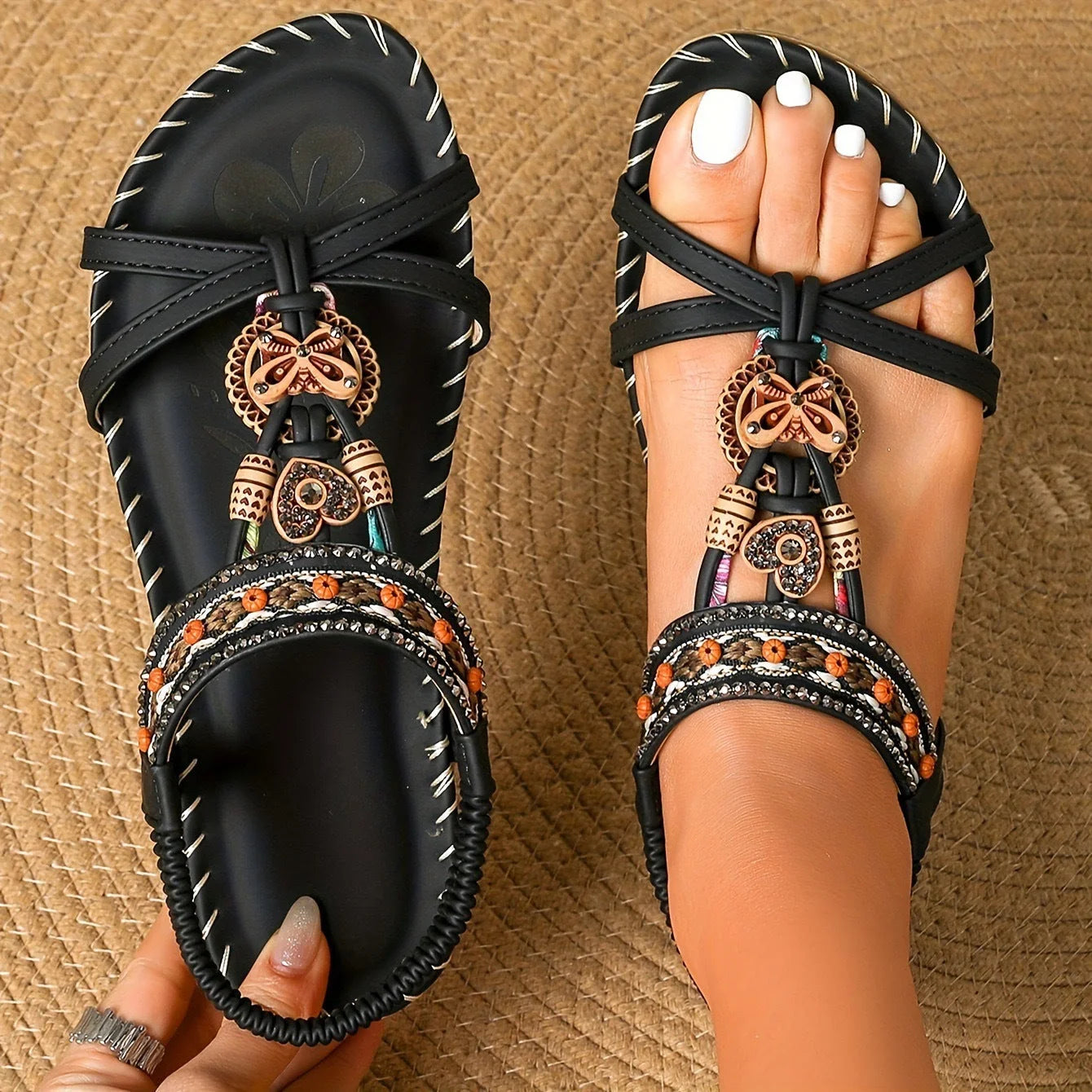 Women's wide fit flat sandals feature image