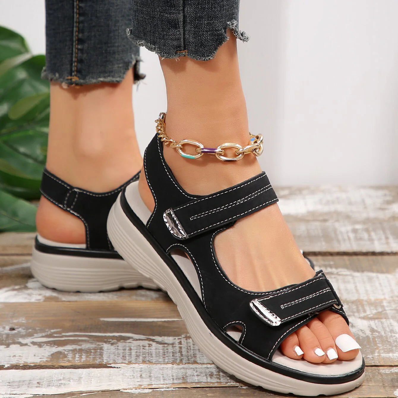 Women's arch support walking sandals product view