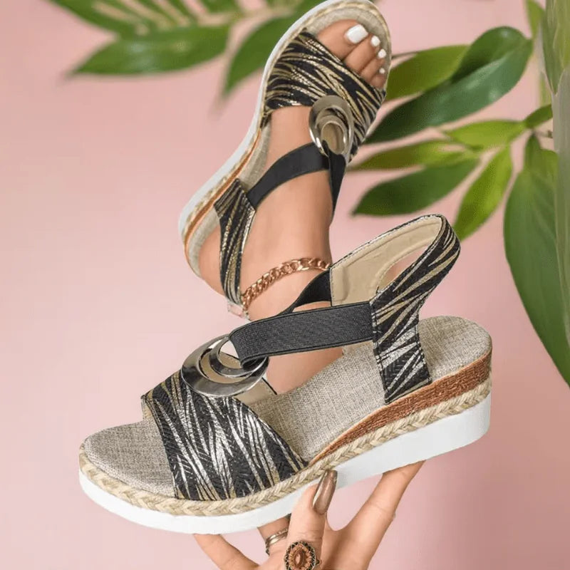Women's everyday sandals, product view