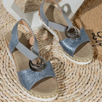 Women's everyday sandals, product view